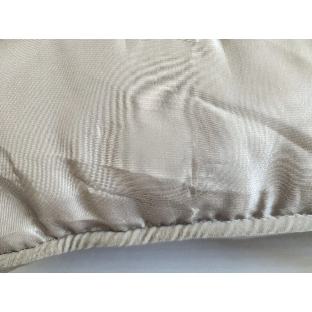 Royal Velvet JCP Decorative Pillow Embroidered Applique Tassels 18"x18" Beige - Picture 13 of 14